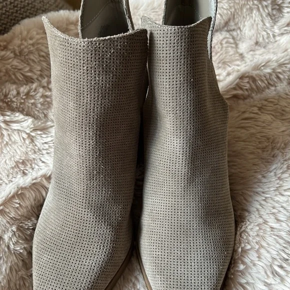 Marc Fisher boots. - Picture 13 of 14